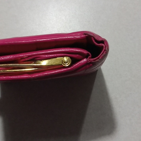 Yves Saint Laurent Pink Embossed Wallet - Picture 8 of 10